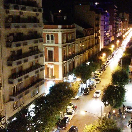 Cavour 124 -guest-room- Couette-café Bari