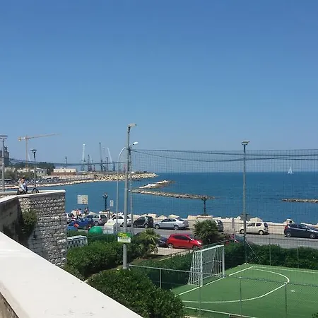 Couette-café Cavour 124 -guest-room- Bari