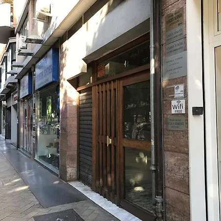 Cavour 124 -guest-room- Couette-café Bari