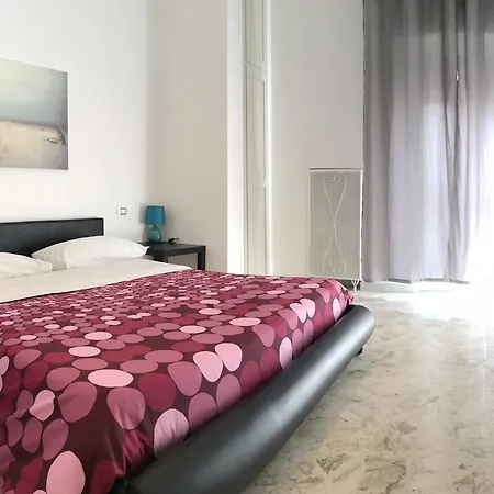 Cavour 124 -guest-room- Couette-café 2*