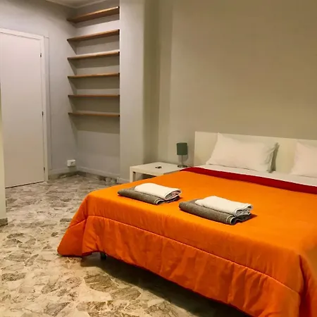 Cavour 124 -guest-room- Couette-café Bari