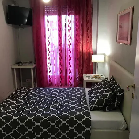 Cavour 124 -guest-room- Couette-café 2*